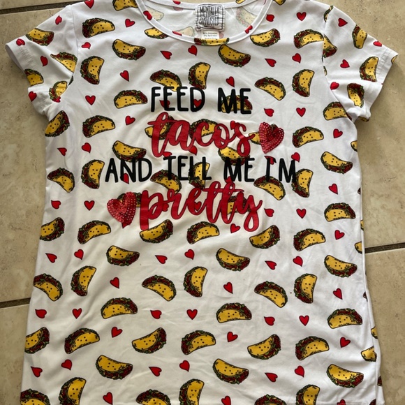 2 very soft graphic tees - Picture 2 of 6